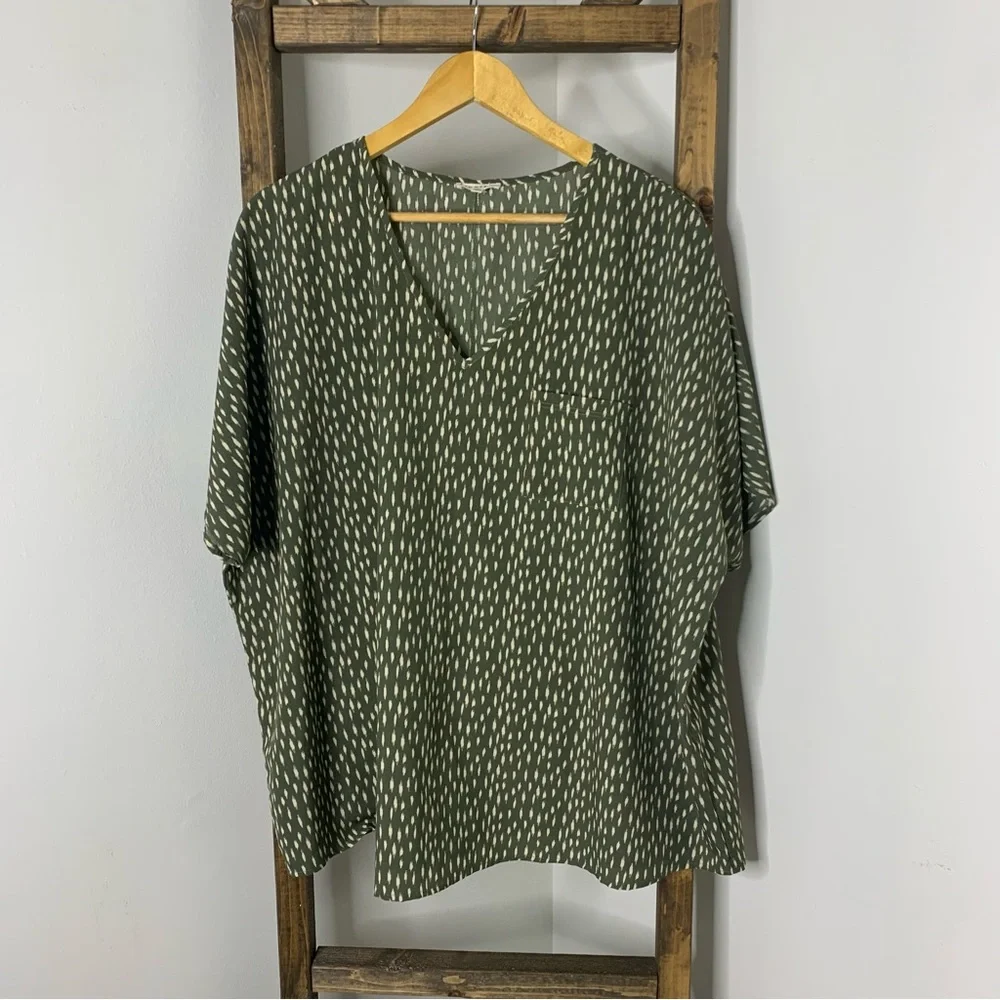 Jodifl Olive Patterned Women's Top Size S